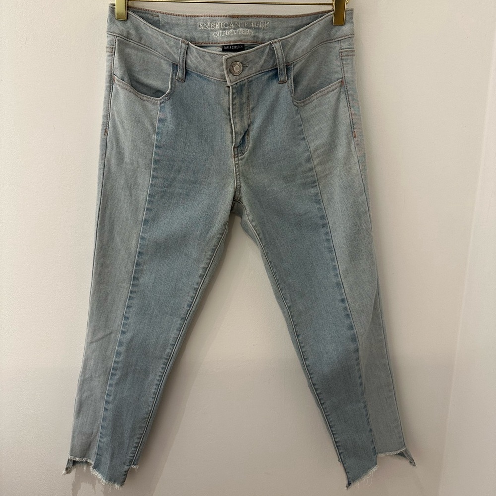 American Eagle Outfitters Light Wash Ankle Crop Jeans